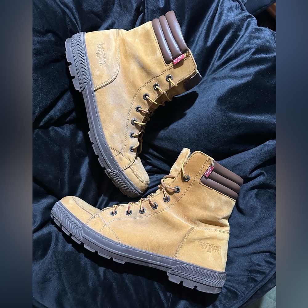 Levi's Brown High-Top Men's Boots Size 13 Very Clean Smoke Free Great condition